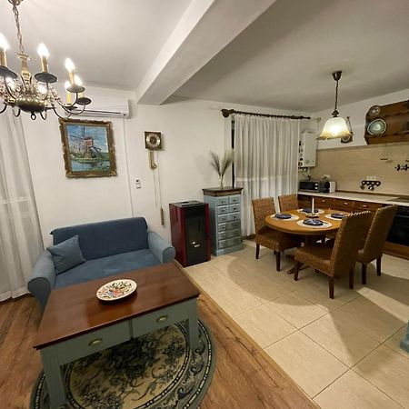 Apartament Yannis Apartment Alba Iulia Exterior photo